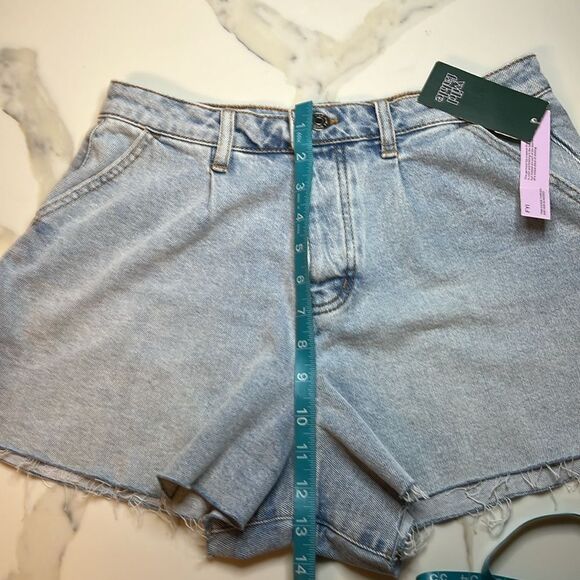 NWT Wild Fable Women's Light Blue Denim Super High Rise Shorts Sz 8 - Picture 6 of 10